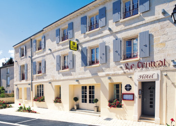 Façade de l'Hôtel Le Central