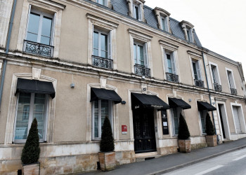 Façade Hôtel Particulier la Chamoiserie côté rue de l'Espingole