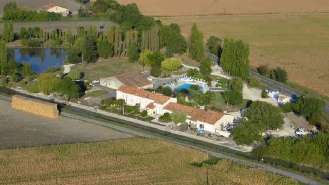 09 VUE AERIENNE DU  DOMAINE.jpg