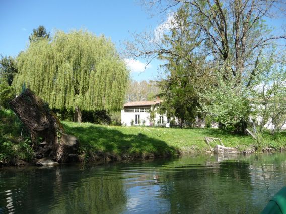 Devant la maison