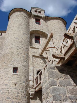 Chateau Saint Mesmin, le châtelet d'entrée