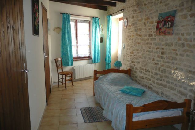 Chambre 1 personne RDC