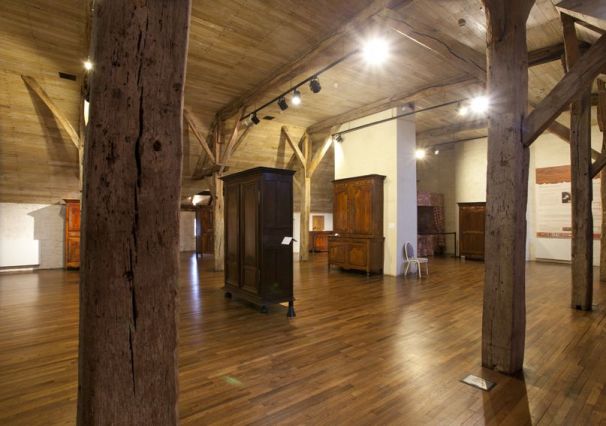 Donjon Salle sous charpente