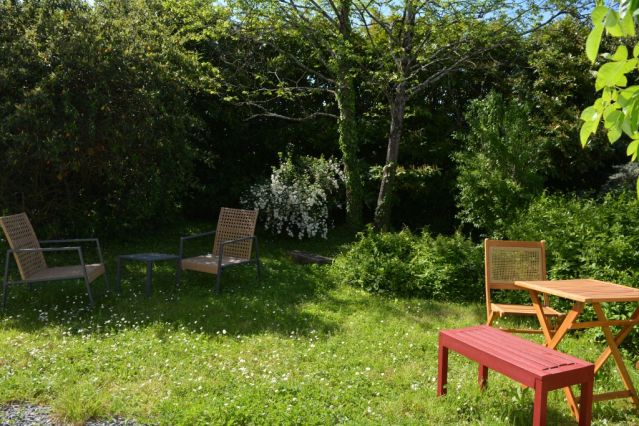 Jardin privatif de la chambre d'hôtes le carré rouge
