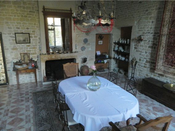 Salle à manger sur tous les angles