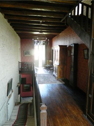 Le couloir qui mène à la chambre
