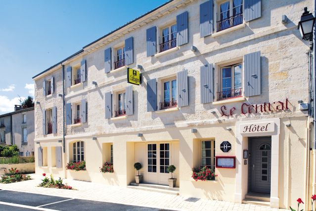 Façade de l'Hôtel Le Central