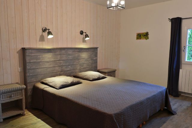 Grande chambre parentale avec son dressing