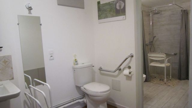 Sanitaires accessibles