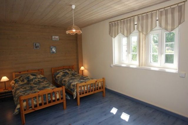 Chambre avec 2 lits de 90.