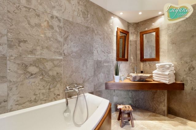 Laguna Lodge Résidence Salle de bain Camping Séquoia Parc 5 étoiles Charente Maritime