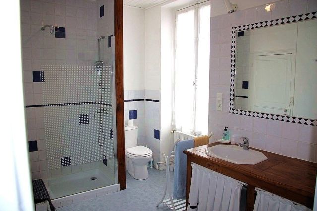 Les Tilleuls Chambre Le Grenier Salle d'eau