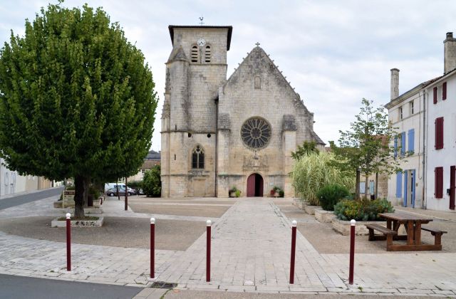 Magné   Eglise