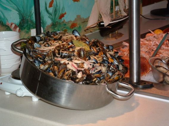 Les moules marinières sont à volonté dans notre formule buffet