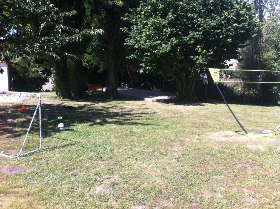 Coin détente - 1 but de foot, 1 filet de badminton