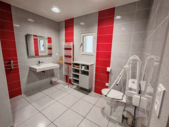 Salle de bains rdc.jpg
